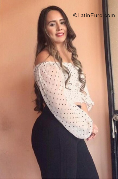 Date this attractive Mexico girl Camila from Mexico City MX2045