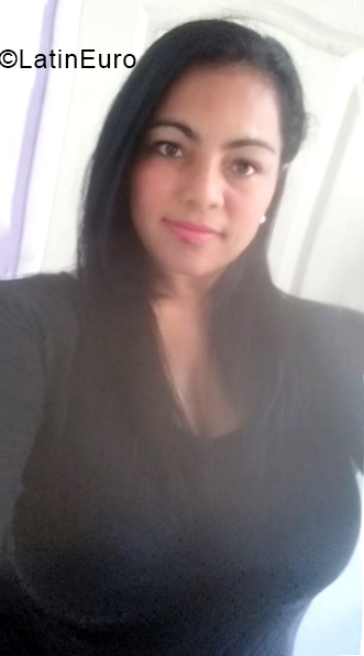 Date this nice looking Peru girl Melissa from Lima PE1864
