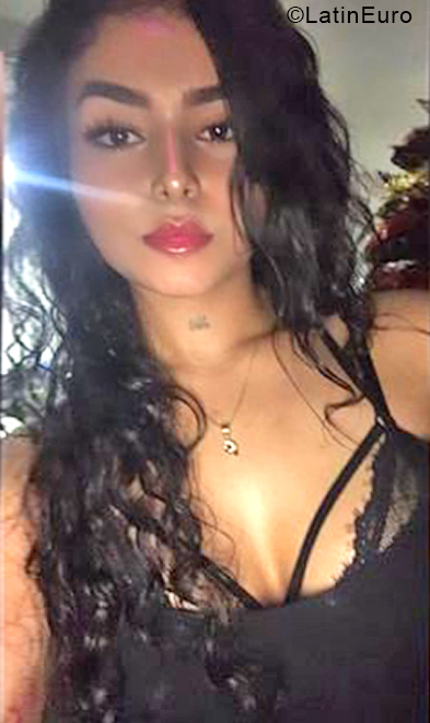 Date this beautiful Colombia girl Valentina from Medellin CO28437