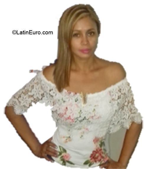 Date this hot Ecuador girl Gloria from Quito EC612