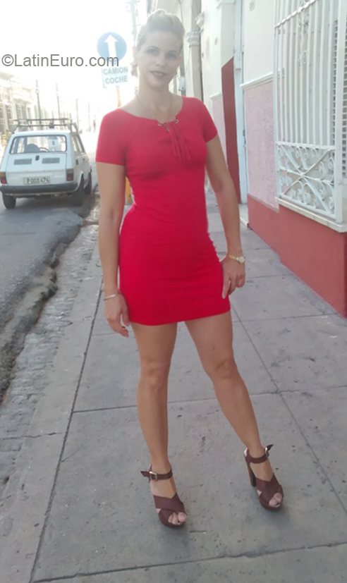 Date this funny Cuba girl Ailyn from Cienfuegos CU726