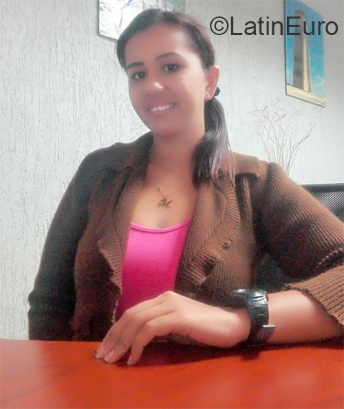 Date this georgeous Venezuela girl Alejandra from Caracas VE3493