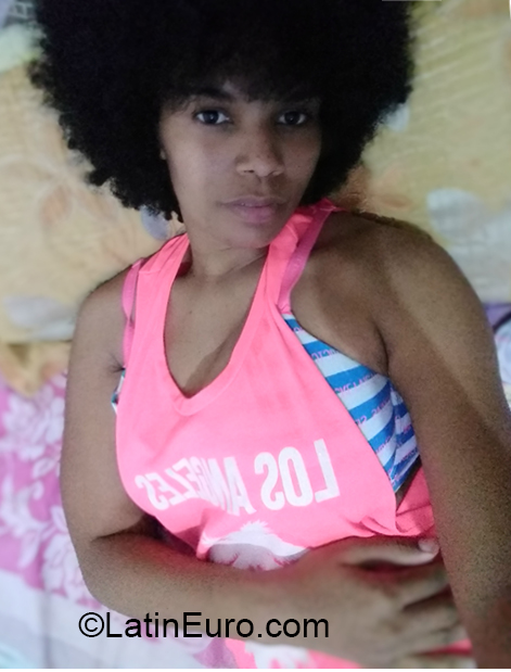 Date this nice looking Dominican Republic girl Dorisa Mery from Santo Domingo DO38781