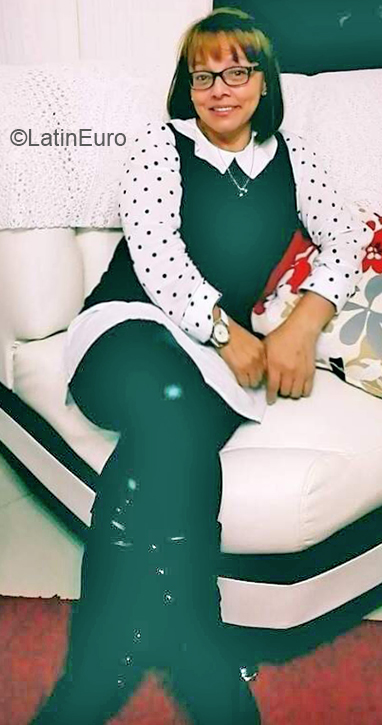 Date this voluptuous Colombia girl Stella from Bogota CO28639