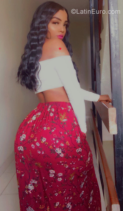 Date this foxy Dominican Republic girl Wilmerys from Santo Domingo DO38827