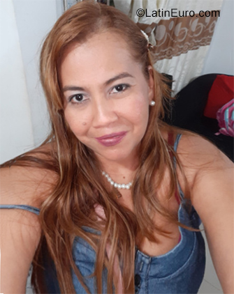 Date this nice looking Colombia girl Francia from Cartagena CO28768