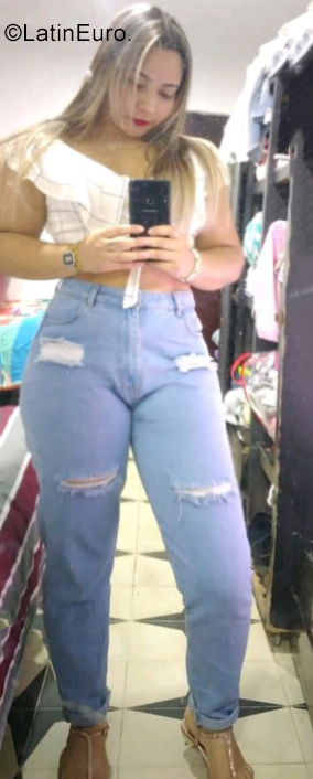 Date this delightful Colombia girl Yandra from Barranquilla CO28813