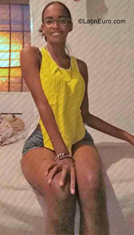 Date this beautiful Dominican Republic girl Sanyeiry from Santo Domingo DO38936