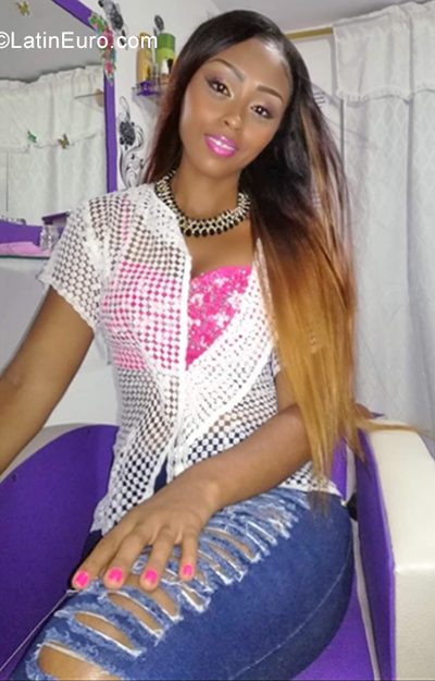 Date this funny Colombia girl Jazmn from Buenaventura CO31326