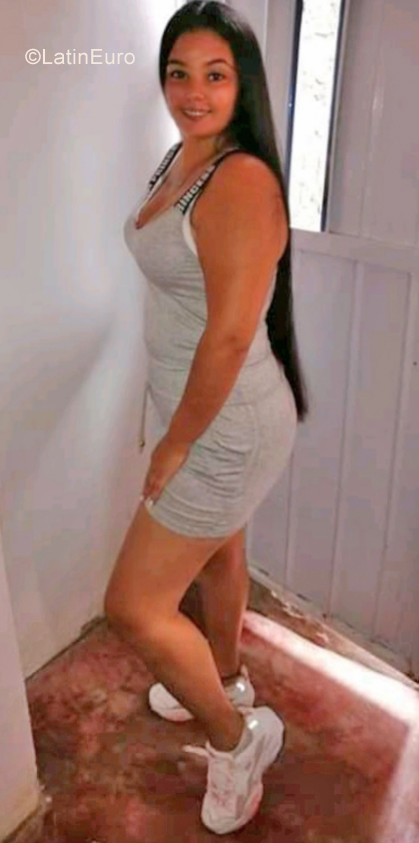 Date this sultry Colombia girl Belkis from Barranquilla CO28941