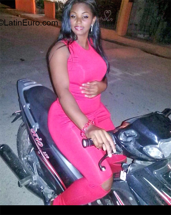 Date this attractive Dominican Republic girl Yudi from Repeublica Dominicana DO39044