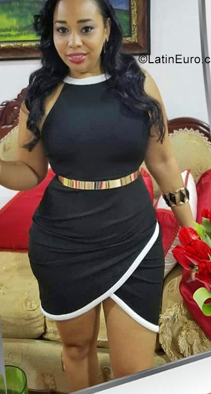 Date this stunning Dominican Republic girl Hidequel from Santiago DO39154