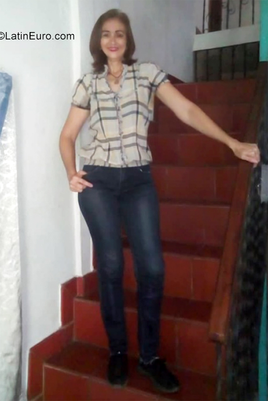 Date this charming Venezuela girl Ledy from Caracas VE3661