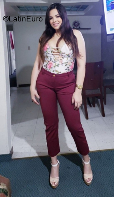 Date this sultry Colombia girl Mara from Bogota CO29213