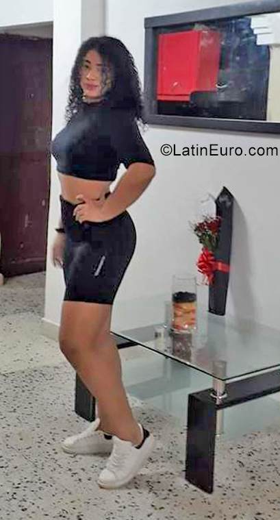 Date this pretty Colombia girl Yai4 from Barranquilla CO29282