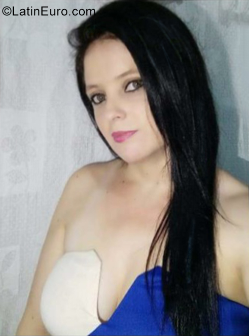 Date this voluptuous Colombia girl Jobana from Bogota CO29307