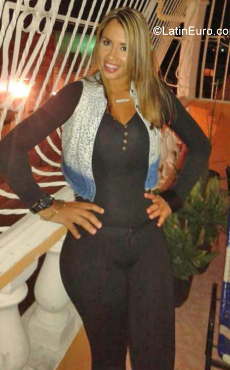 Date this attractive Venezuela girl Anastasia from Caracas VE3708