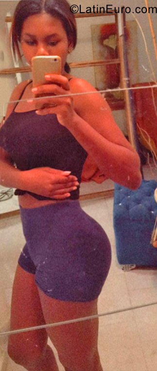 Date this delightful Dominican Republic girl Karime from Santo Domingo Este DO39323