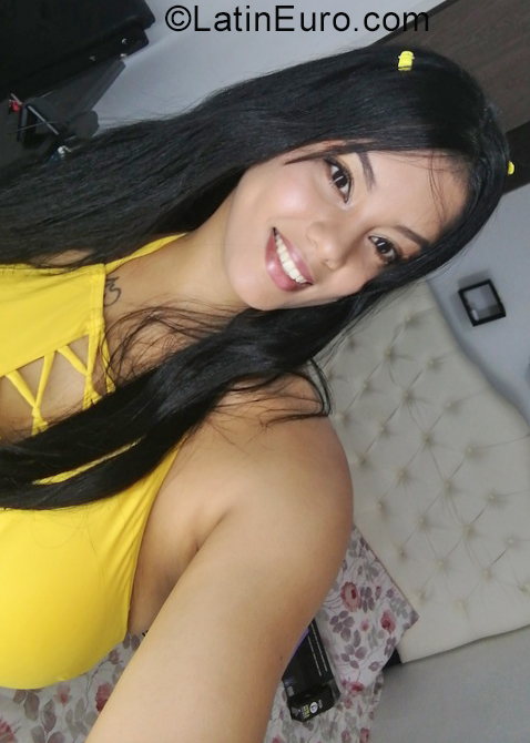 Date this delightful Colombia girl Melanie from Bucaramanga CO29454