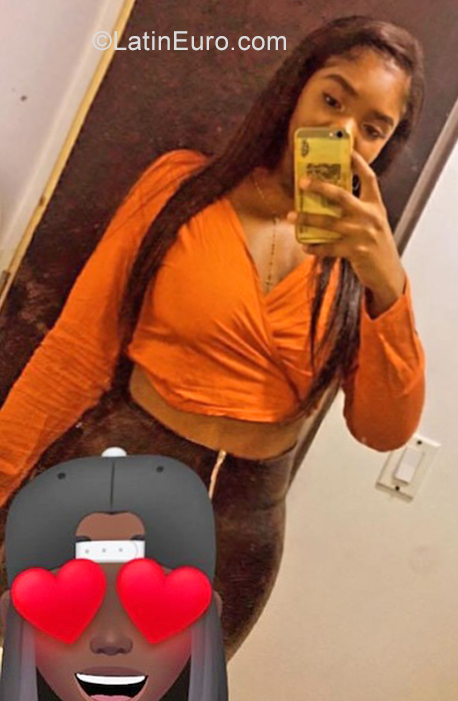 Date this tall Colombia girl Mayra from Bogota CO29460