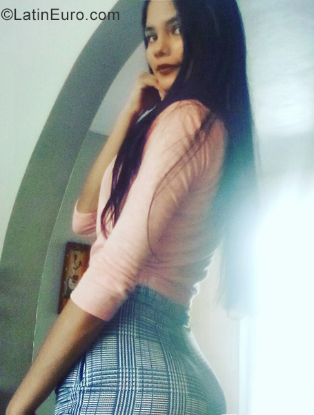 Date this tall Venezuela girl Diomairis from Caracas VE3747