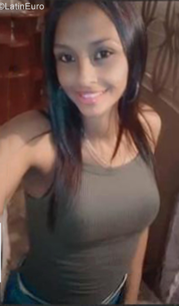 Date this fun Venezuela girl Angely from Maracay VE3754