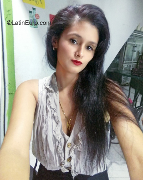 Date this pretty Colombia girl Laura from Bogota CO29645