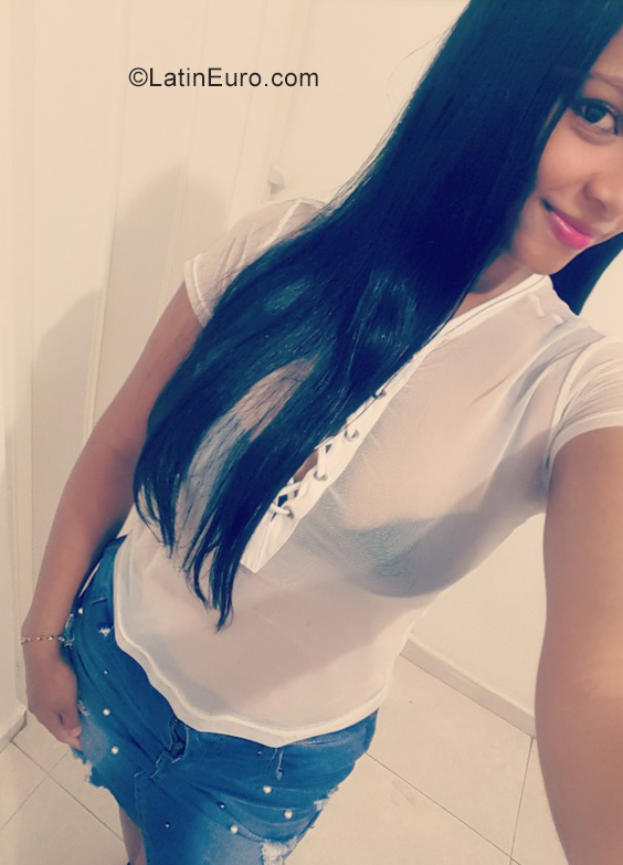 Date this passionate Colombia girl Miriam Tabares from Barranquilla CO29751