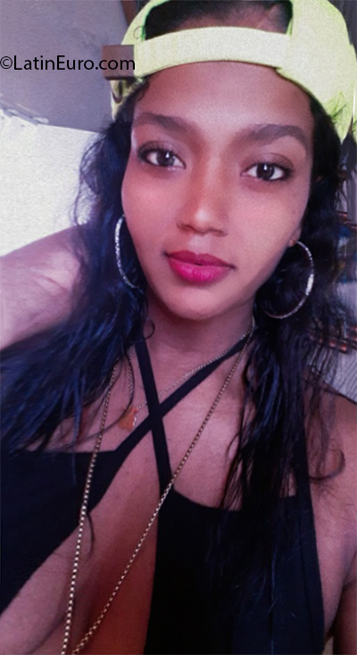 Date this young Dominican Republic girl Alysha from Santiago DO39624