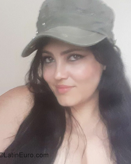 Date this sensual Ecuador girl Nahila from Guayaquil EC787