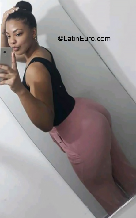 Date this hot Colombia girl Isabella from Cali CO29930