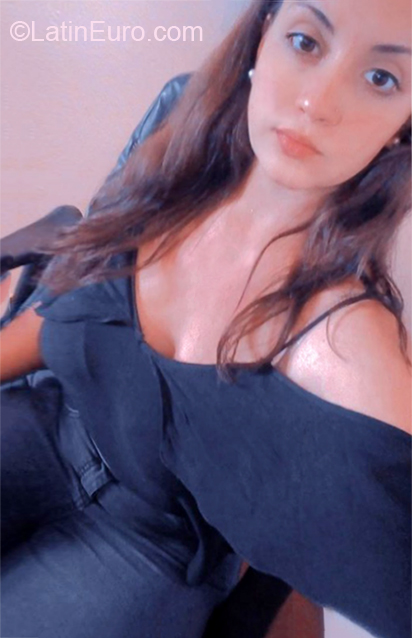 Date this cute Argentina girl Agustina from Buenos Aires AR737