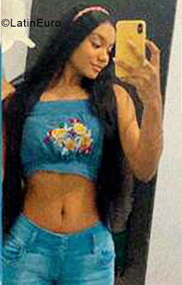 Date this hot Colombia girl Melisa from Medellin CO30142