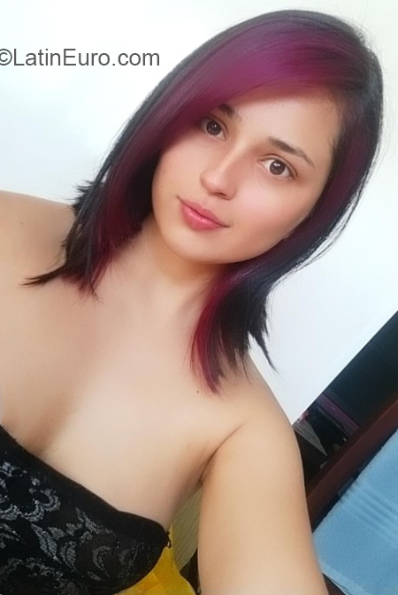 Date this georgeous Colombia girl Katherine from Barrancabermeja CO30244