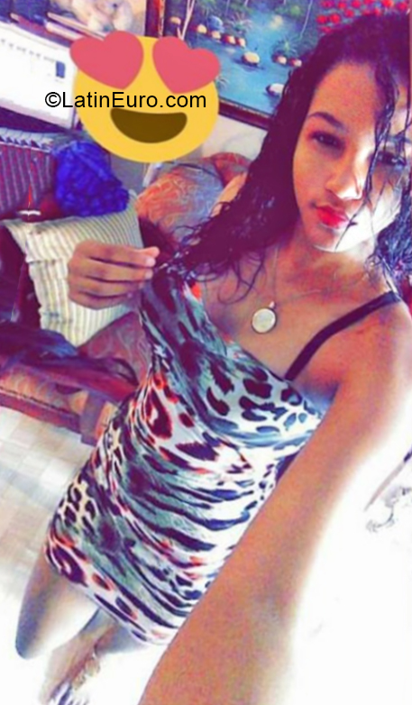 Date this exotic Dominican Republic girl Kasmir from Santo Domingo DO39893