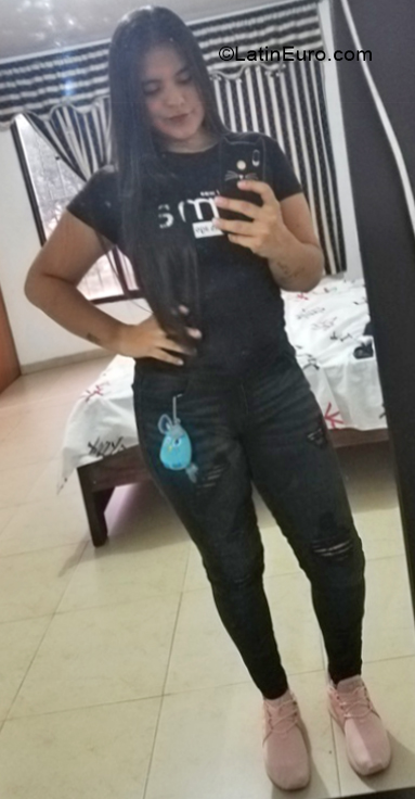 Date this cute Colombia girl Johanna from Cali CO30493