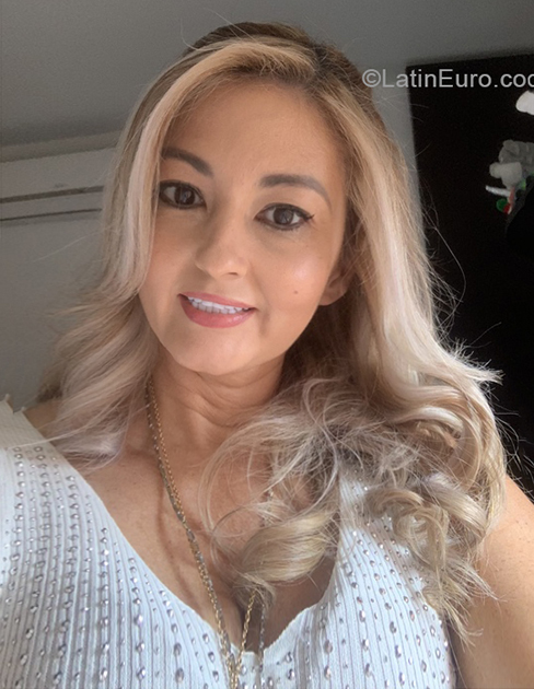 Date this attractive Colombia girl Maria del pilar from Cali CO30473