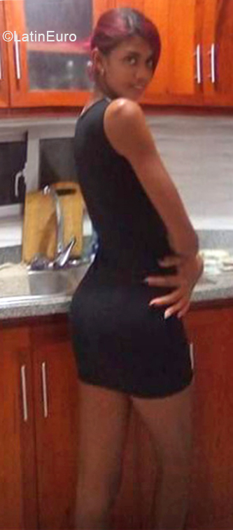 Date this gorgeous Dominican Republic girl Ana from Santo Domingo DO39972