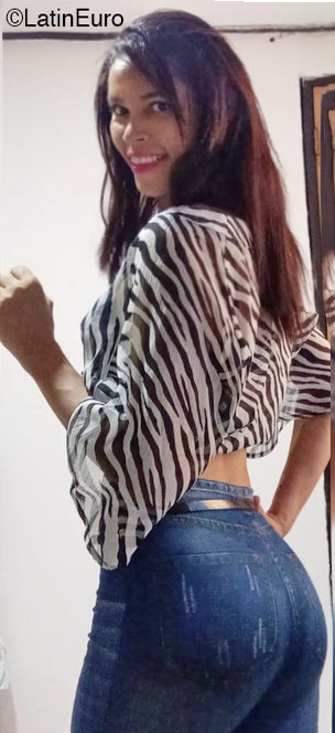 Date this hard body Colombia girl Ingris from Barranquilla CO30492