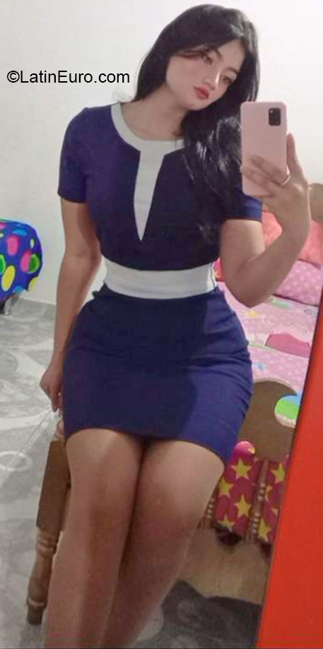 Date this nice looking Colombia girl Thalia from Cucuta CO30515