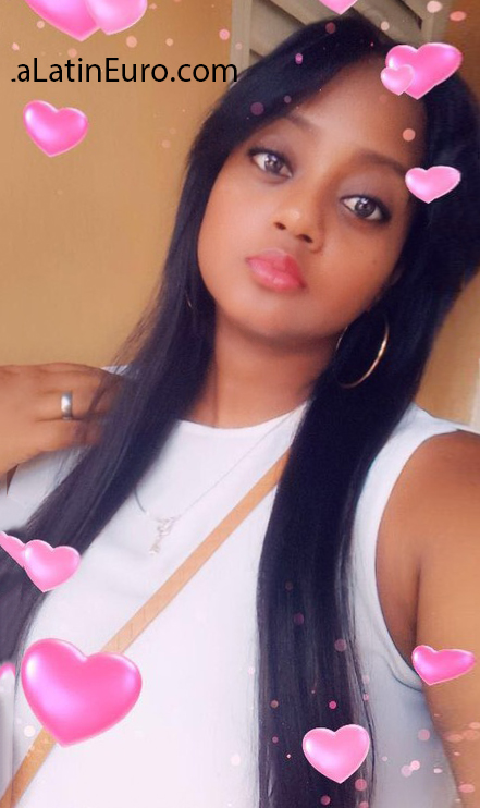 Date this nice looking Dominican Republic girl Nersy from Santo Domingo DO40029