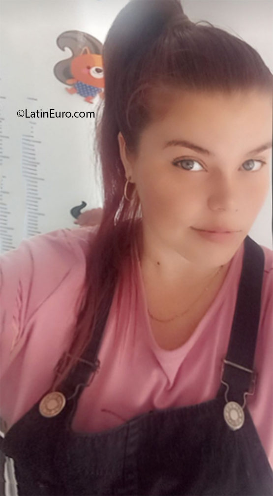 Date this young Colombia girl Meral from Cucuta CO30660