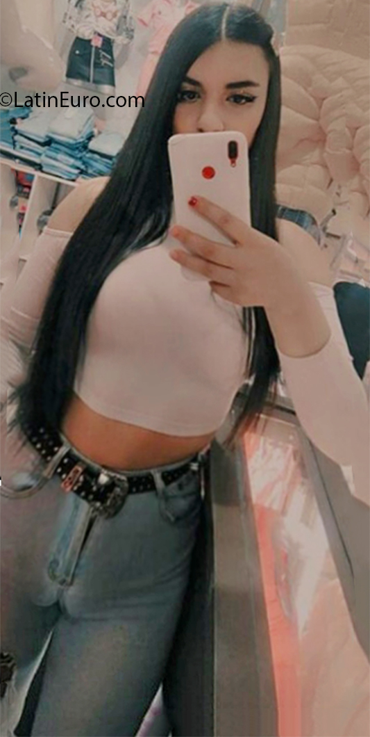 Date this tall Colombia girl Valentina from Bogota CO30609