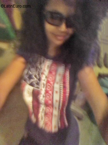 Date this charming Dominican Republic girl Karina from La Romana DO40087