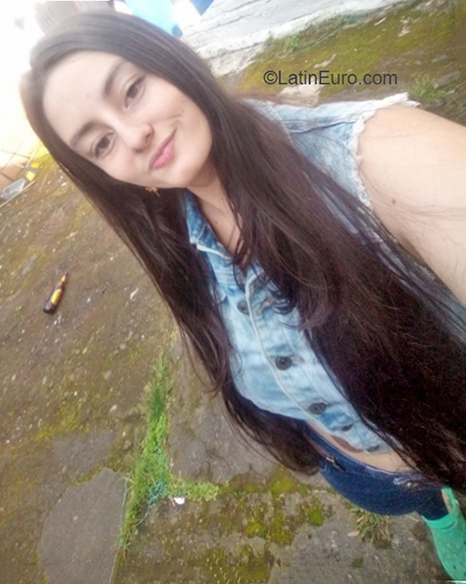 Date this nice looking Colombia girl Leidy trujillo from Aremenia CO30667