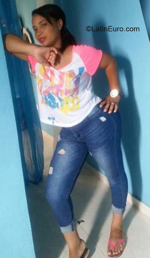 Date this good-looking Dominican Republic girl Clarisa from Santiago DO40150