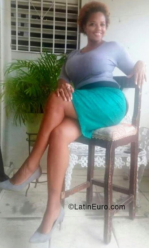 Date this athletic Dominican Republic girl Sheila from Santo Domingo DO40368