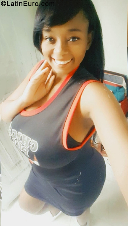 Date this voluptuous Dominican Republic girl Elisa from Higuey DO40272