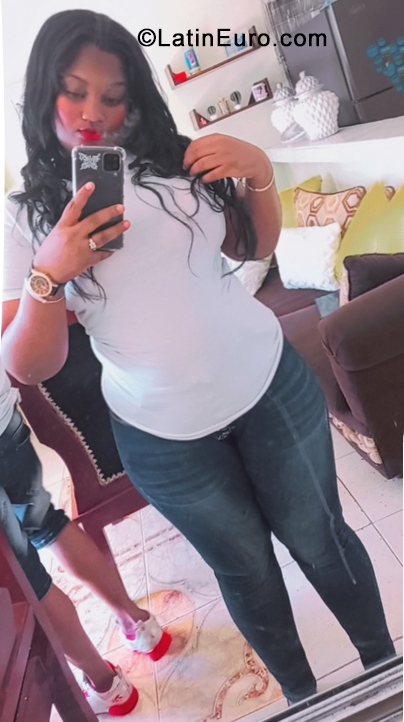 Date this fun Dominican Republic girl Yoneiry from Santo Domingo DO40277