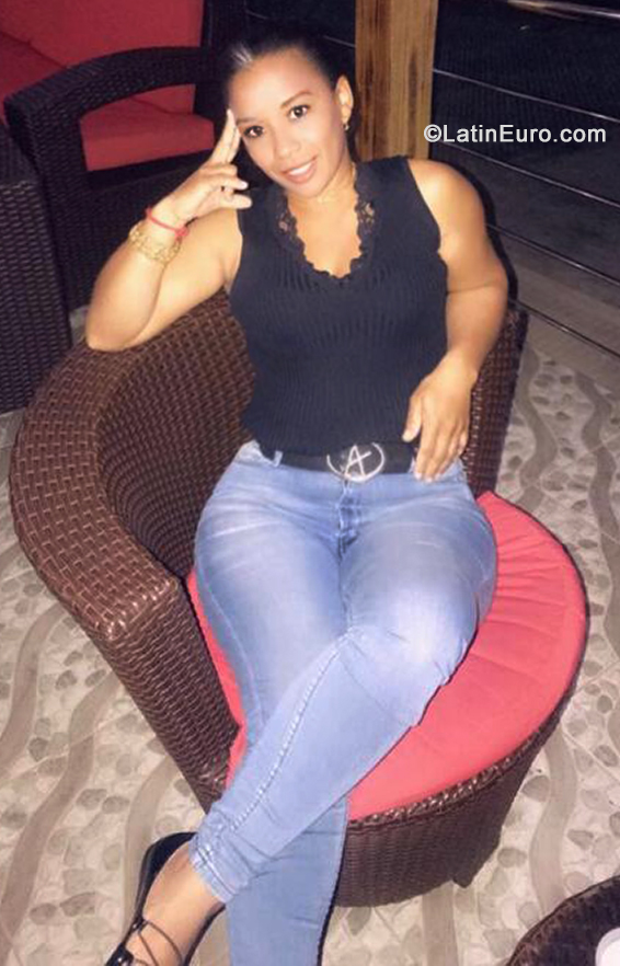 Date this sensual Dominican Republic girl Maria from San Francisco Macoris DO40279